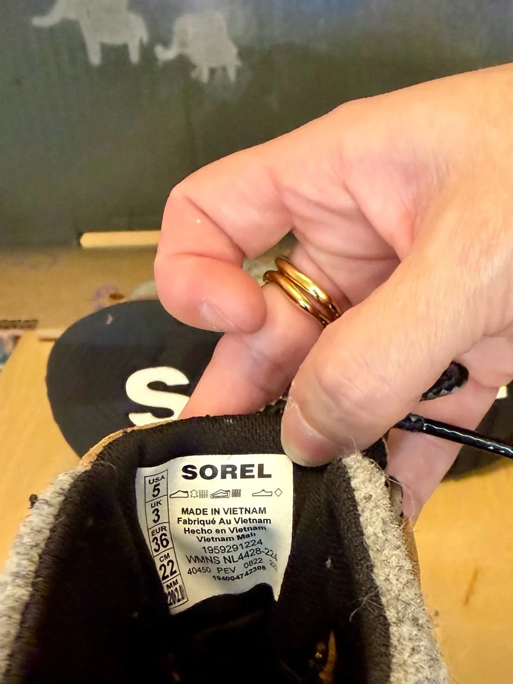 Sorel Women’s Tan and Black Out N About Lace Up Boots with Gray Accents Size 5